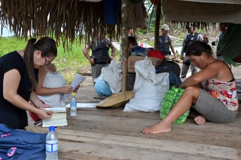 Prefeitura de Tarauacá acompanha a retirada das famílias das terras do apresentador. (Foto: Divulgação)
