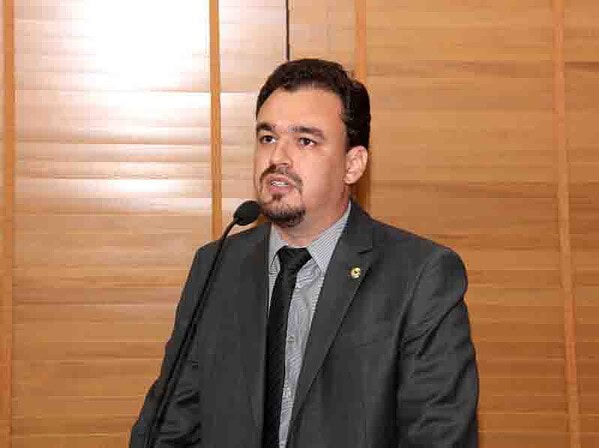 Zen questiona porque Vagner Sales se ausentou por 138 dias da prefeitura do município