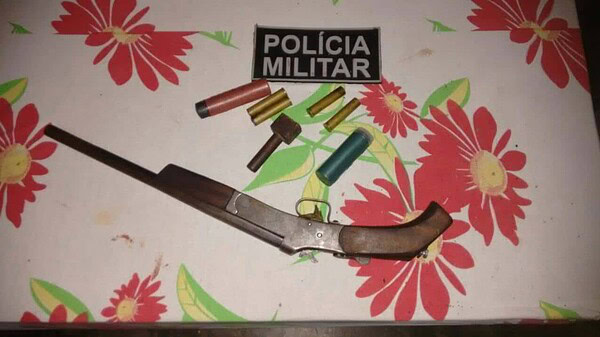 Adolescente de 17 anos tenta matar companheira com tiro de escopeta