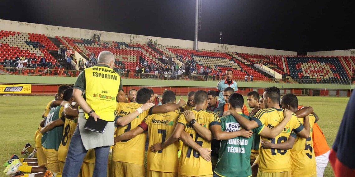 Imperador surpreende Atlético e está na final pela 1ª vez na história 1 Jogadores do Galvez comemoram classificação na prorrogação e inédita. (foto: João Paulo Maia)