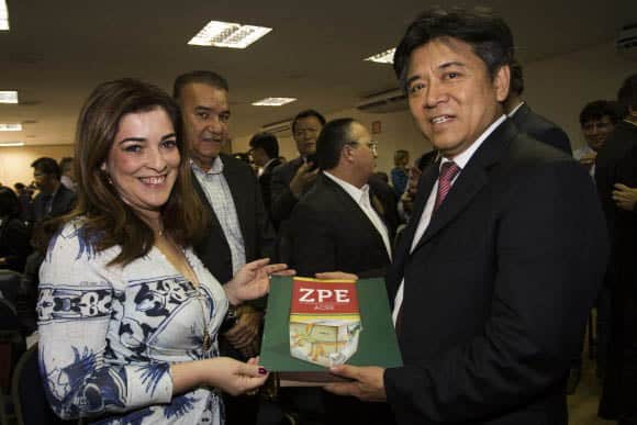 Embaixador da China Li Jinzhang conheceu iniciativas do Acre na área de indústria. (Foto: Gleilson Miranda/ Secom)