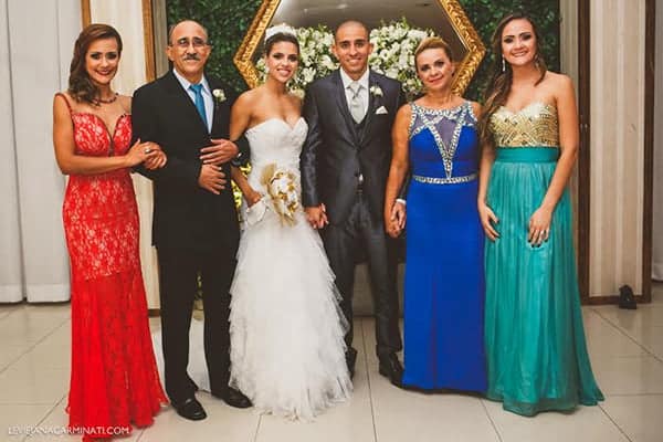 A família do noivo, a irmã Lusana Esteves, o pai José Maria, a mãe Sueli Esteves, e a irmã Diana Esteves      