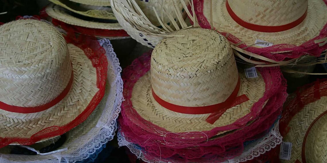 Em época de arraiais, comércio aquece e venda de artigos decorativos aumenta