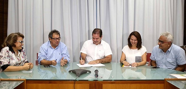 Governo e Sebrae fecham convênio para realização das maiores feiras do Acre