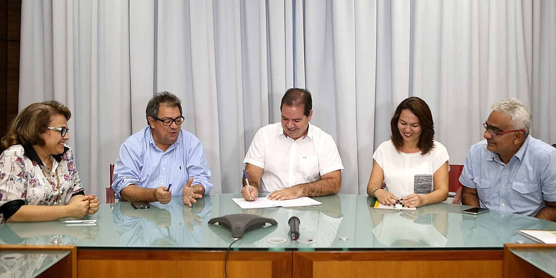 Governo e Sebrae fecham convênio para realização das maiores feiras do Acre