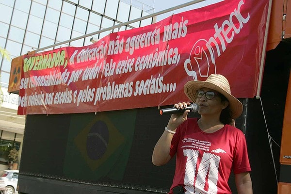 Greve dos professores estaduais ganha força e já alcança 50% do Estado