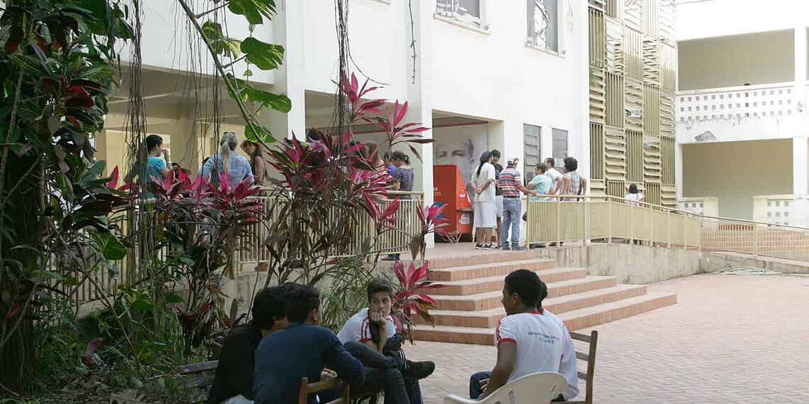 Grevistas organizam marcha para quarta-feira