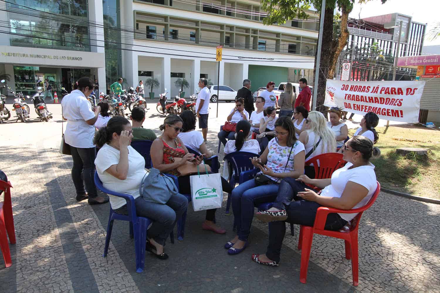 Rio Branco é invadida pelas greves 3 Greve dos Enfermeiros - OL (2)