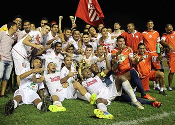Com quase 2 mil pessoas no Estádio Florestão, Rio Branco confirmou favoritismo . (Foto: João Paulo Maia)