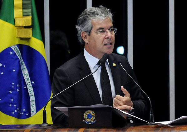 Senador questiona vazamento do conteúdo de delações premiadas da Lava Jato