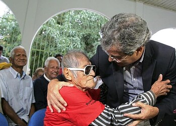 Idosos do Lar agradeceram a emenda de Jorge Viana. (Foto: Odair Leal/ AGAZETA)