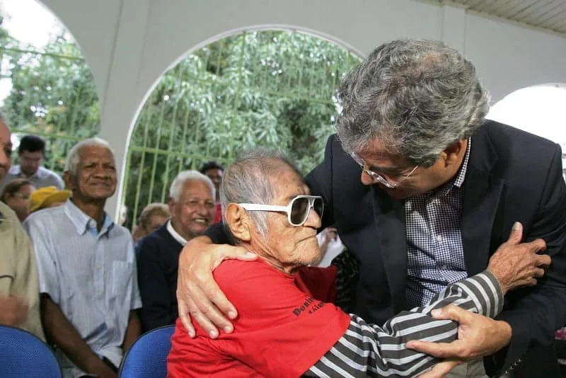 Emenda de R$ 400 mil beneficia Lar dos Vicentinos com mais de 150 equipamentos 1 Idosos do Lar agradeceram a emenda de Jorge Viana. (Foto: Odair Leal/ AGAZETA)