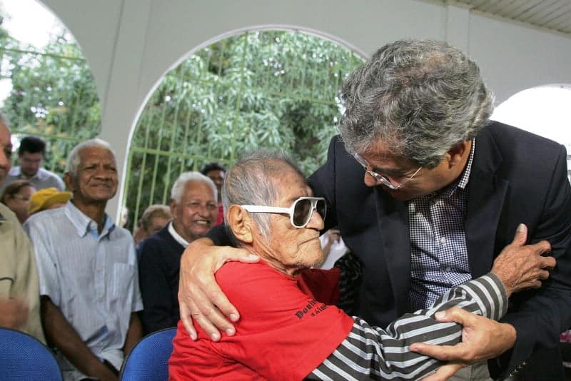 Emenda de R$ 400 mil beneficia Lar dos Vicentinos com mais de 150 equipamentos 2 Idosos do Lar agradeceram a emenda de Jorge Viana. (Foto: Odair Leal/ AGAZETA)