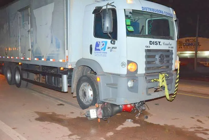 Suspeitos teriam batido em caminhão durante a fuga