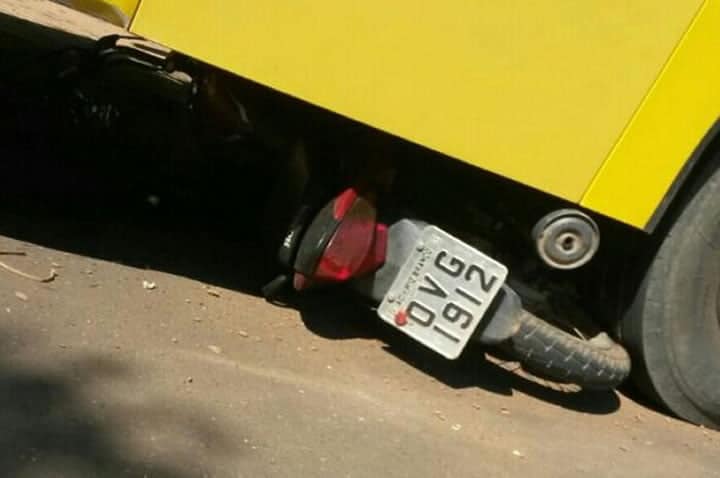 Motociclista colide de frente com ônibus 4