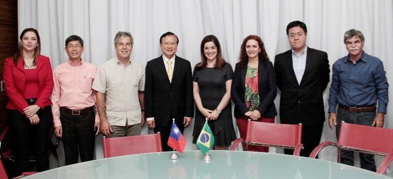 Governadora em exercício recebe embaixador de Taiwan 1 Embaixador e comitiva fizeram visita técnica ao Acre. (Foto: Secom)