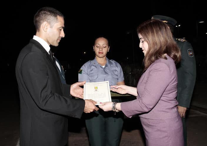 Formatura encerra programação alusiva aos 99 anos da Polícia Militar do Acre 2 Governadora em exercício fez a entrega dos diplomas. (Foto: Val Fernandes)