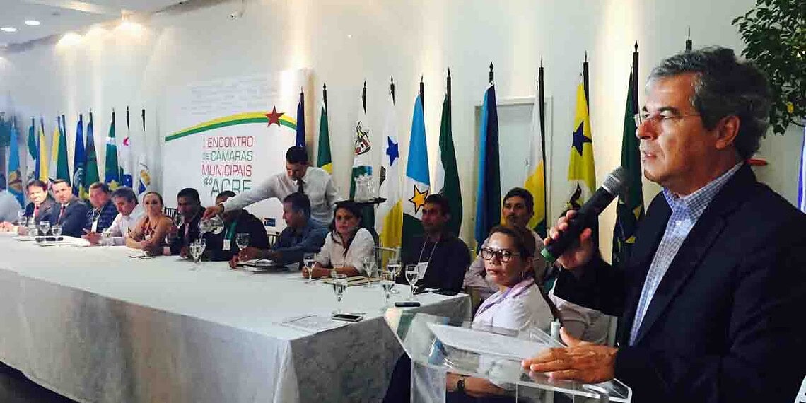 Senador destacou a importância do trabalho dos vereadores. (Foto: Divulgação)