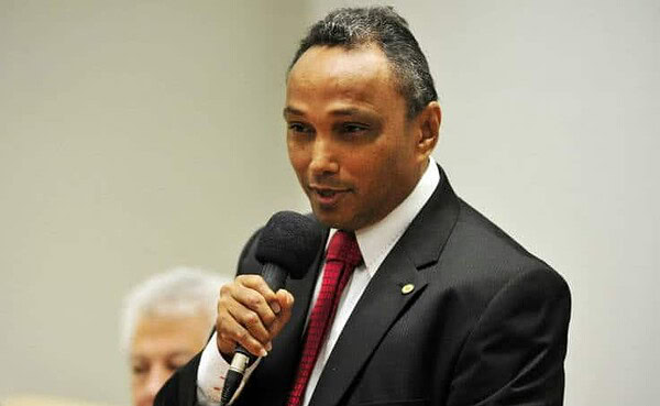 Sibá critica a possibilidade de votar PEC da Redução da Maioridade Penal até o final do mês