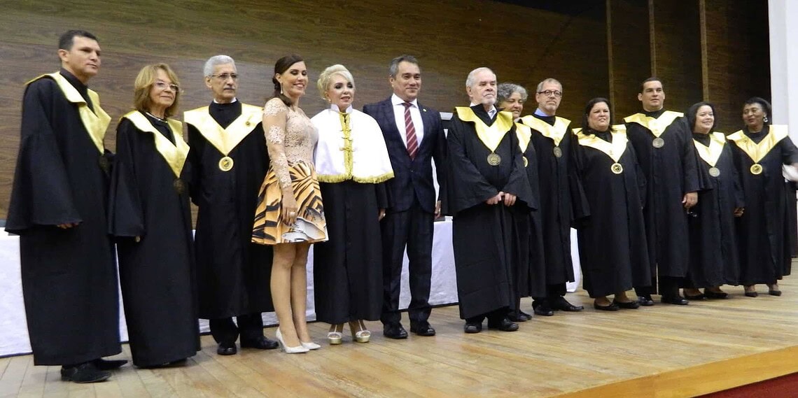 COLUNA SOCIAL DO LUIZ THEODORO: "Posse na Academia Acreana de Letras"