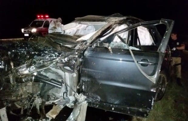 Acidente de carro em GO mata Cristiano Araújo e namorada 3 Capotamento aconteceu na BR-153, entre Goiatuba e Morrinhos, em Goiás (Foto: Divulgação/PRF)