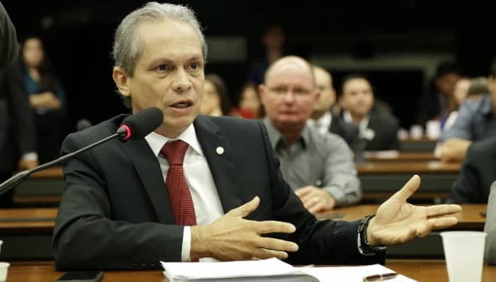Deputado federal quer aproximar a população da política. (Foto: Divulgação)