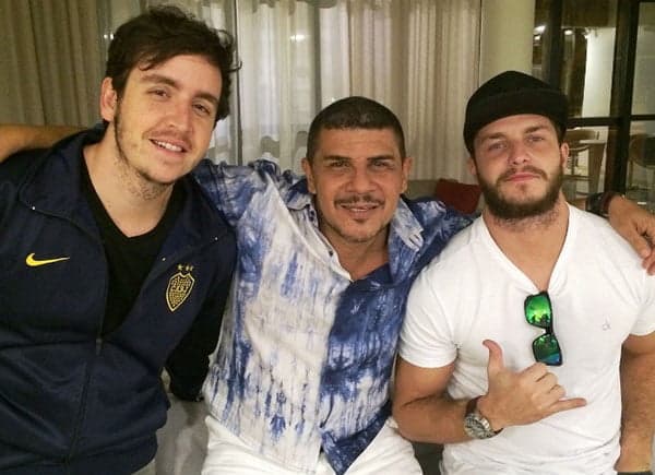 ESPETÁCULO – Colunista social Moisés Alencastro com os atores Klebber Toledo e Wagner Santisteban, do espetáculo Aonde está você agora?, que acontece hoje e amanhã, na FAAO, às 20h.  Imperdível!