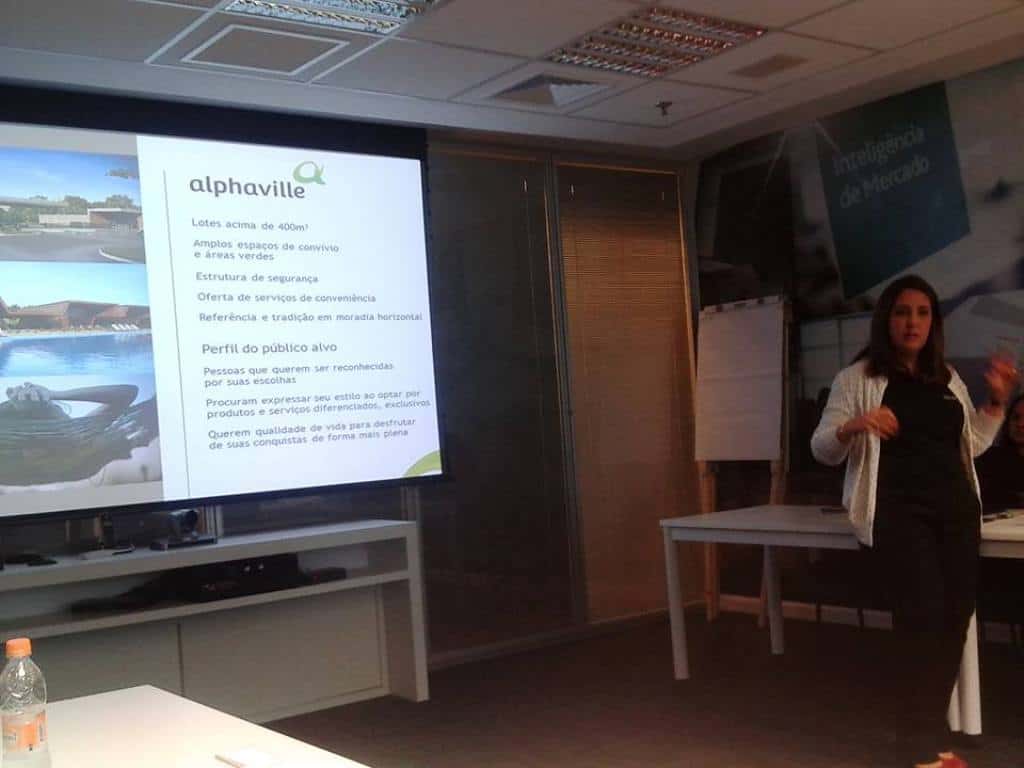 foto apresentação Kátia Oliveira