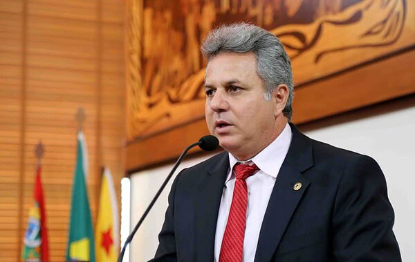 Parlamentar questiona armazenamento de cestas básicas destinadas a vítimas da alagação, em Porto Acre