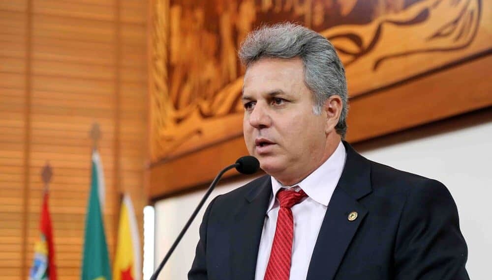 Parlamentar questiona armazenamento de cestas básicas destinadas a vítimas da alagação, em Porto Acre