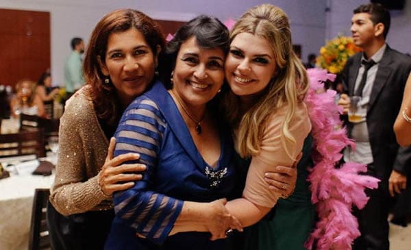 O pium e o senador 4 Socorro Rodrigues, Simone Chaves e Ianná Biancard badalando nos salões da Maison Borges