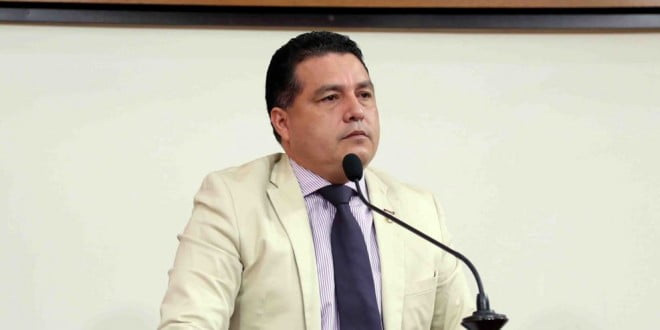 Eber Machado volta a cobrar inclusão de famílias no programa tarifa social 1 Eber Machado volta a cobrar inclusão de famílias no programa tarifa social