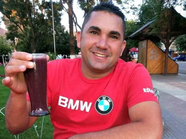 Suspeito de matar estudante de medicina se entrega a polícia