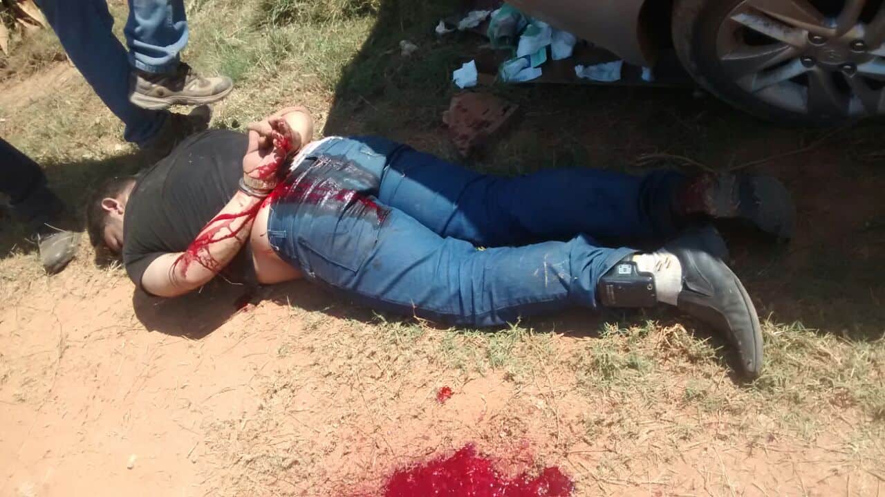 Bando armado invade casa de secretário de finanças, rende família e rouba jóias e carro 2 1 - IMG-20150724-WA0104 (1)