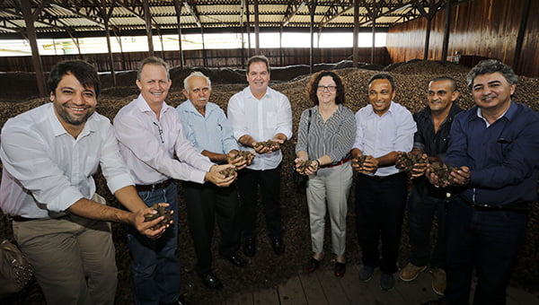 “Acre é vitrine do futuro, diz presidente do Incra 1 Maria Lúcia visitou o Complexo de Piscicultura e Cooperacre. (Foto: Secom Acre)