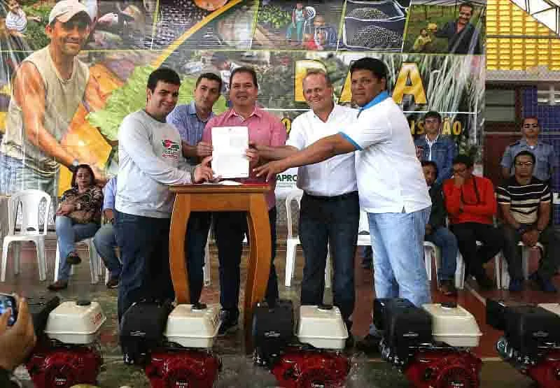 Governo lança PAA e entrega barcos para aldeias em Tarauacá 1 Programa investirá R$ 25 milhões na compra da produção. (Foto: Secom Acre)