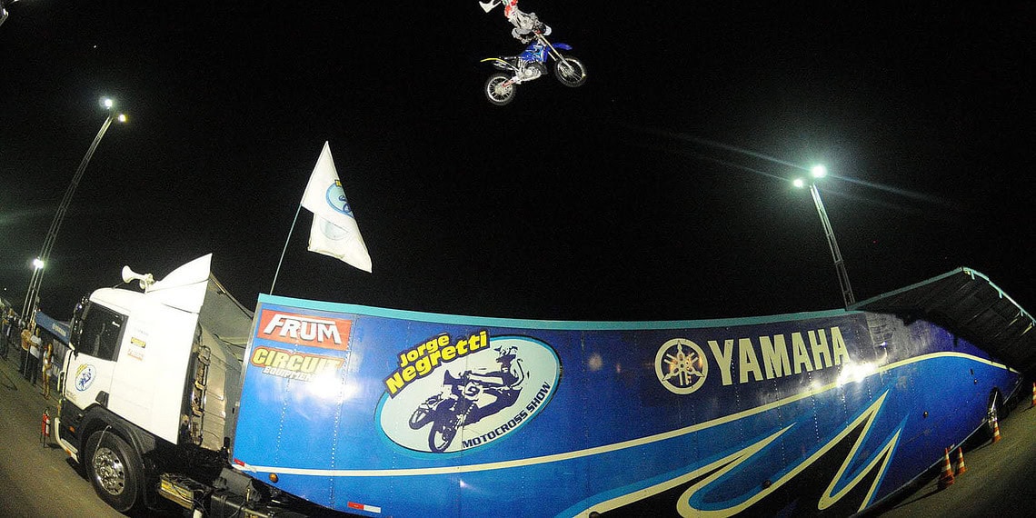 Feras do Motocross Freestyle se apresentam na Expoacre nesta quinta