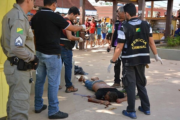 Presidiário em condicional é executado a tiros ao sair da Igreja