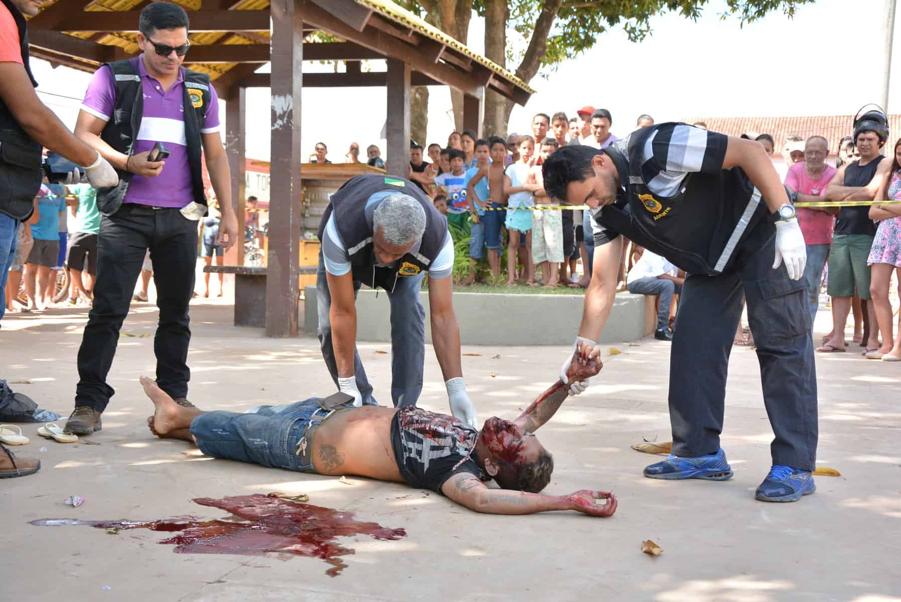 Presidiário em condicional é executado a tiros ao sair da Igreja 2 2 - Presidiário em condicional é executado a tiros ao sair da Igreja (3)