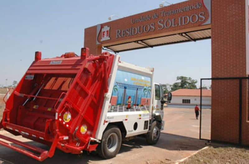 Os rastros de lixos deixados pelas greves 4 Catar permite a redução do lixo que vai para a UTRE. (Foto: DIVULGAÇÃO)