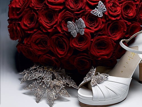 Também dá para incorporar a tendência das borboletas em looks com inspiração oriental. A dica vale para o dia-a-dia e até para o grande dia (já que na cultura japonesa, as borboletas simbolizam a felicidade da vida a dois).