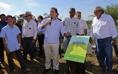 Evento reuniu líderes políticos, produtores rurais e cooperativas. (Foto: Secom Acre)