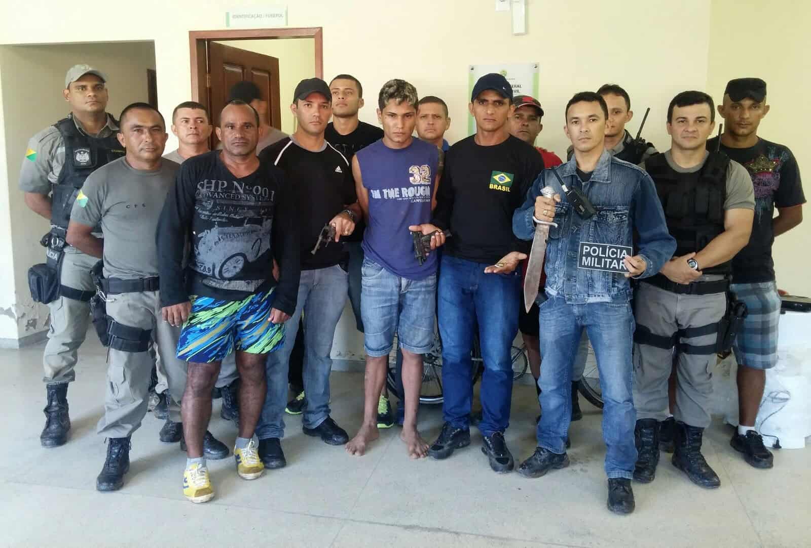 Polícia prende assaltantes de joalheria em Feijó 1 Pouca horas após os crimes os assaltantes foram detidos pela Polícia Militar