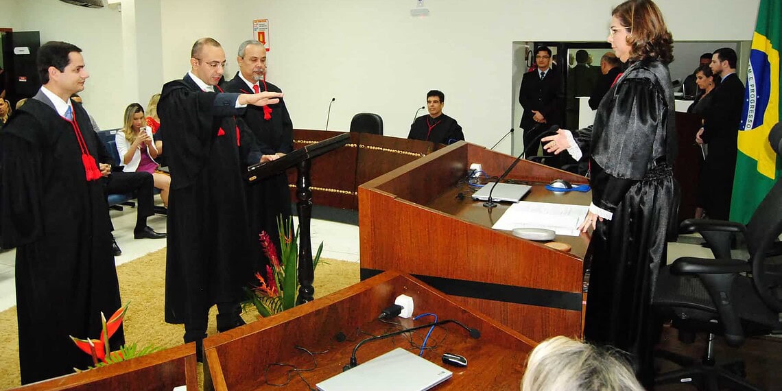 A Escolha do magistrado ocorreu em sessão solene no plenário do órgão na tarde de quinta-feira, 30