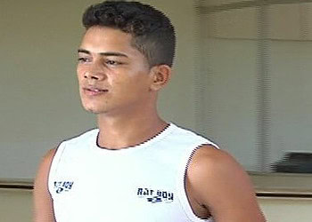 Acusado de matar homem dentro de banheiro vai a delegacia e sai pela porta da frente