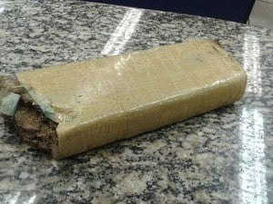 Adolescente de 16 anos é flagrado com mais de meio quilo de maconha