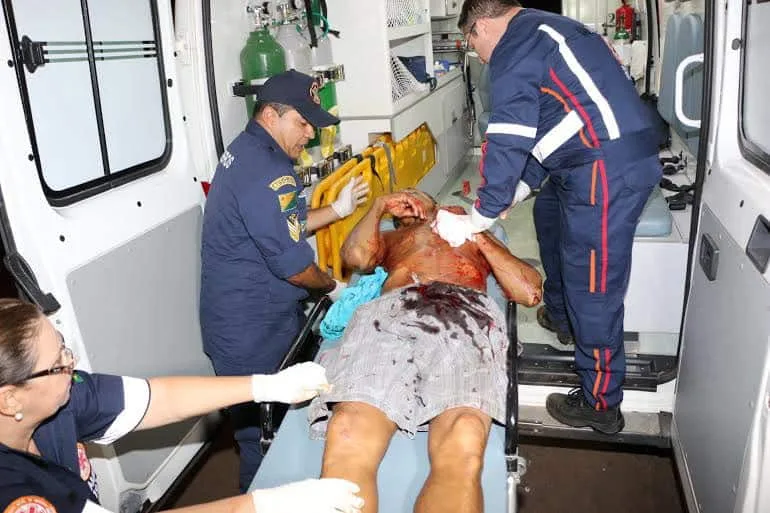 Homem ferido a facadas foi atendido pelo Samu