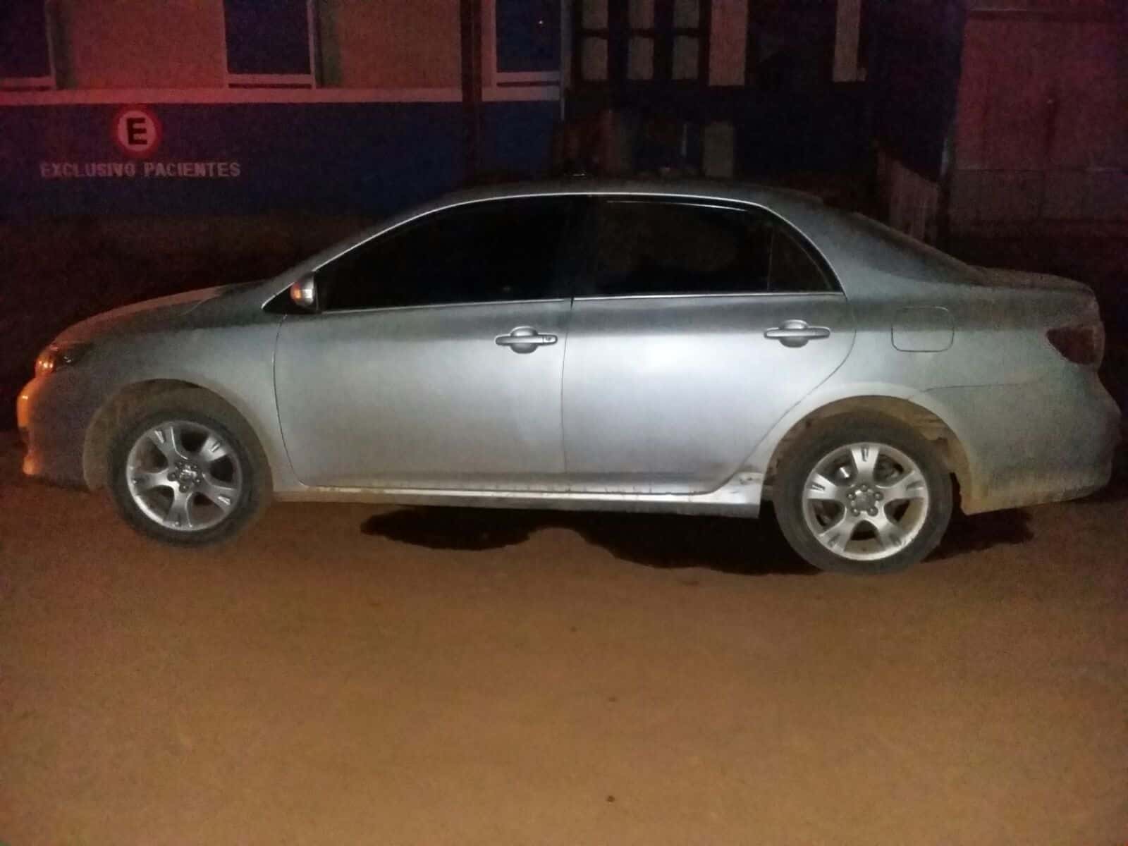 COL 2 - Polícias recuperam veículos roubados que tinham como destino a Bolívia (2)