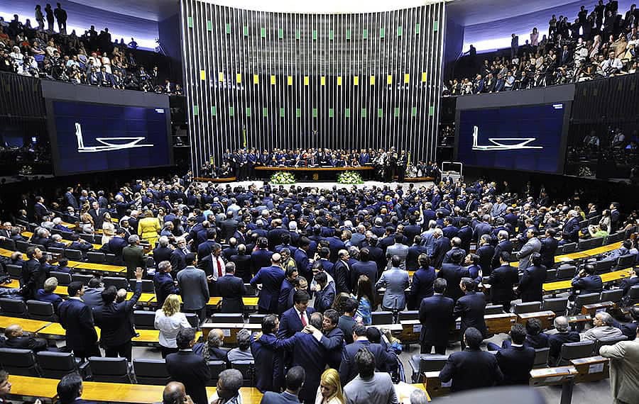 Deputadas do Acre estão na lista de parlamentares com menos de 75% de presença no plenário da Câmara 1 Deputadas do Acre estão na lista de parlamentares com menos de 75% de presença no plenário da Câmara