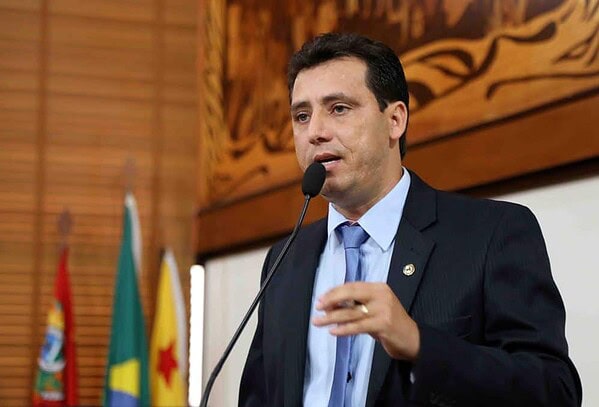 Deputado Jairo Carvalho apresenta projeto de lei que incentiva boas práticas no trânsito